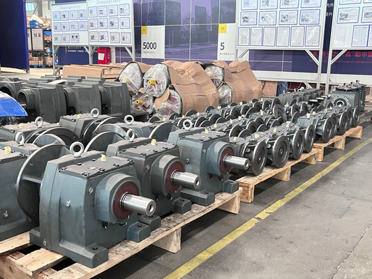 R-Reihen-schraubenartiger Getriebe-Getriebemotor-Reduzierer-hohe Last und drehmomentstark