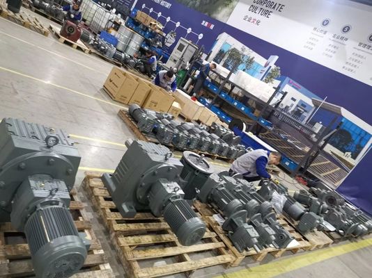 Der Fuß angebracht/mit Flansch befestigt NÄHEN Ähnlichkeits-Wellen-schraubenartigen Getriebemotor